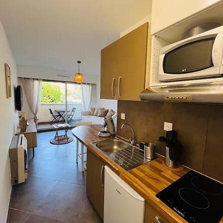 Cozy Proche De La Apartman