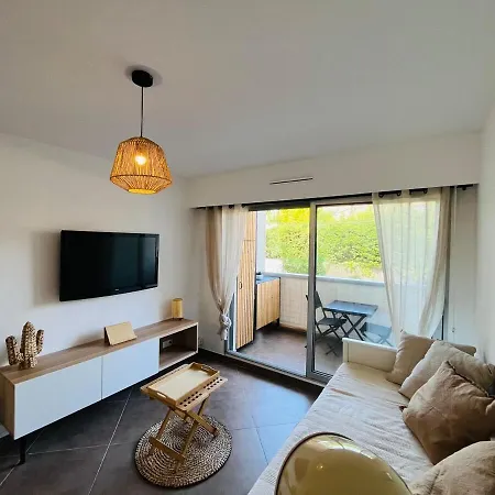 Cozy Proche De La Appartamento